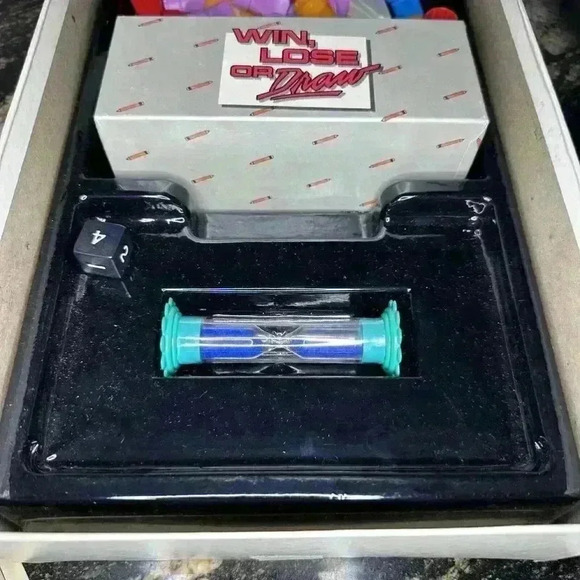 VINTAGE WIN LOSE OR DRAW Board Game Milton Bradley 1987 - Picture 14 of 16